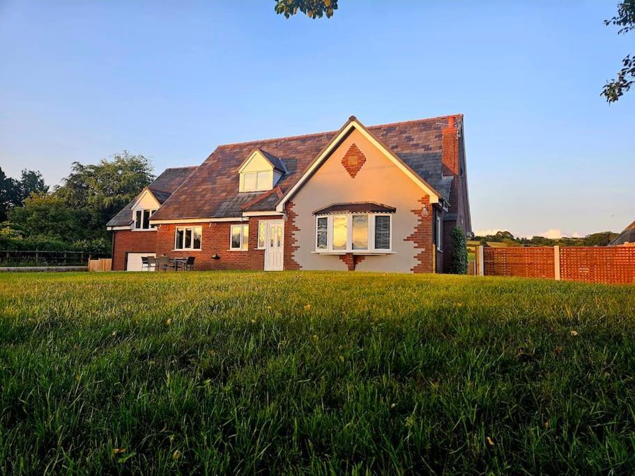 The Breckland At Sugar Lane Farm Villa Bollington Exterior photo